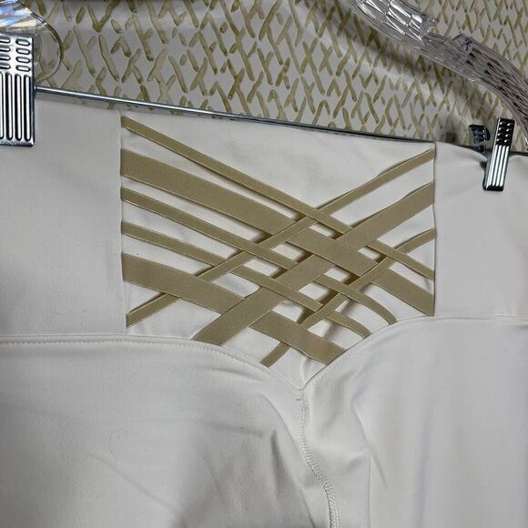 Fabletics Power Hold Egret/Gold White Boost Crop Leggings Size 2XL - Picture 3 of 10